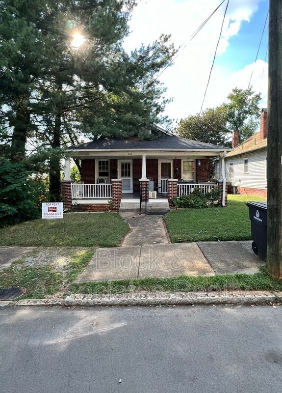 Photo - 120 S Poplar St