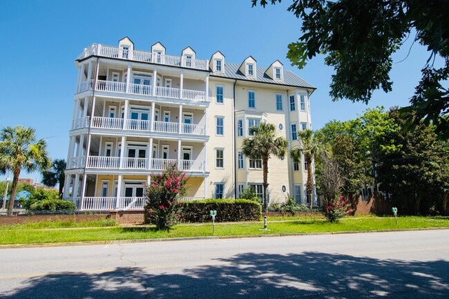Building Photo - Historic Elegance Meets Modern Luxury – 1 ... Unit 1303 Blanding Street, Apt. 201