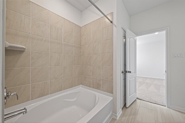 Photo - 8110 Shelter Bay Ln