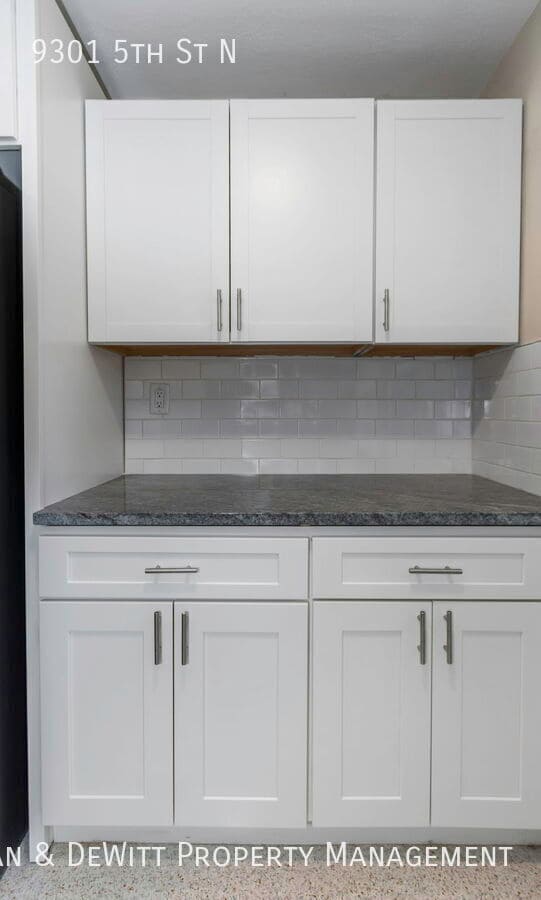 Photo - 9301 5th St N