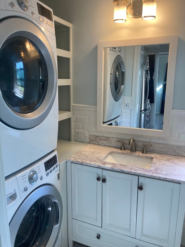 Photo - 140 Mendocino Pl