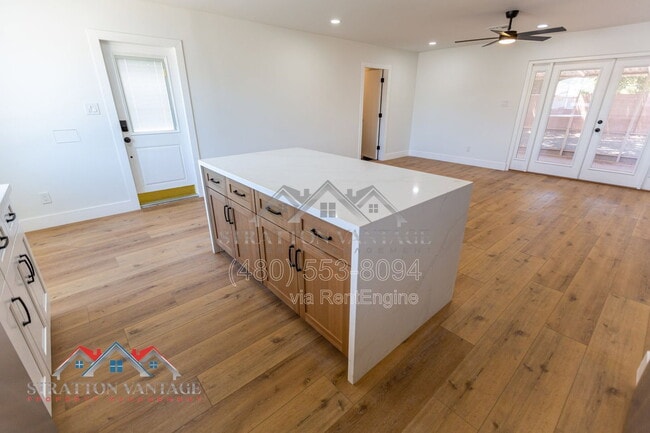 4826 E Avalon Dr