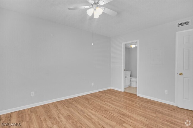 Building Photo - 4617 Bayshore Dr Unit H2 Rental