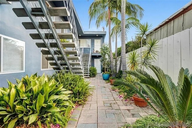 Photo - 1464 Essex St Unidad 7
