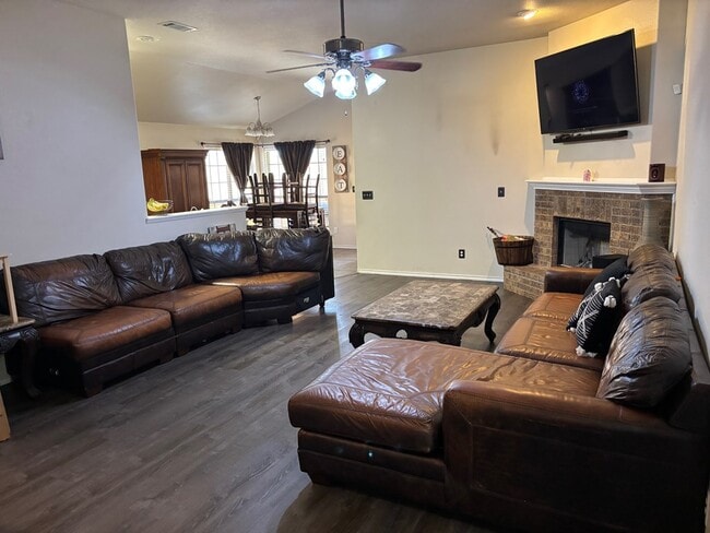 Photo - 420 E 98th St