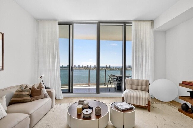 Building Photo - 220 Lake Shore Dr Unit 1708