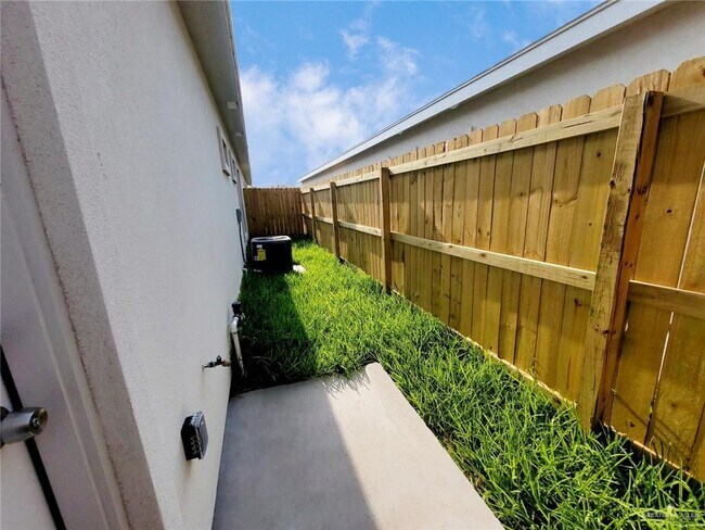 13 N 56th Ln Unit 1
