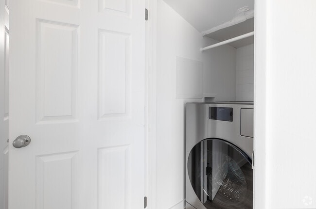 1BR, 1BA - 600SF - Laundry - Palms on 2nd Apartments