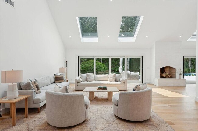 Photo - 28 Old Meeting House Rd