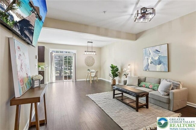 Photo - 270 Milkweed Dr