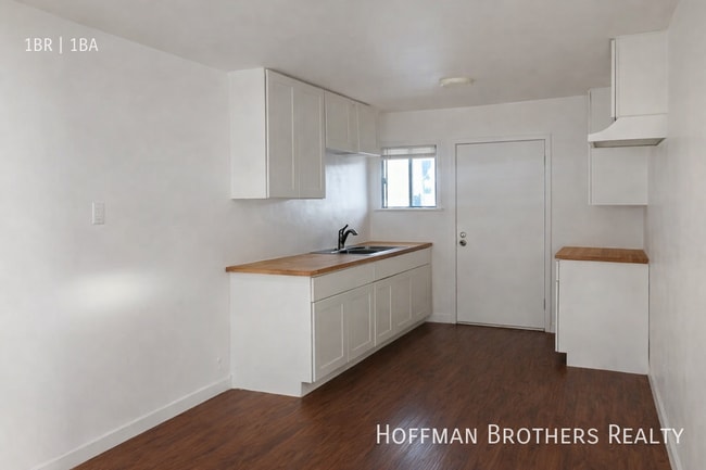 Photo - 5547 1/2 Atlantic Ave-1/2 Unit 1/2