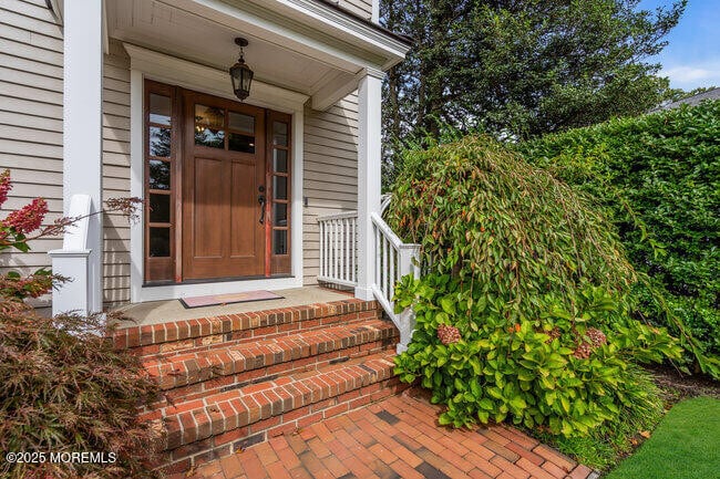 8 Glenwood Pl