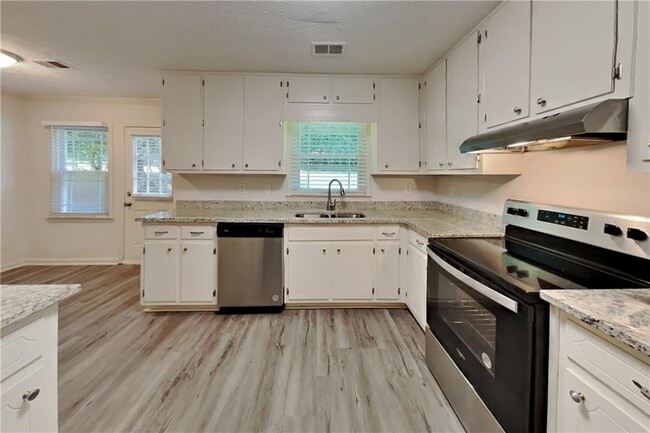 Photo - 2791 Whippoorwill Cir NW