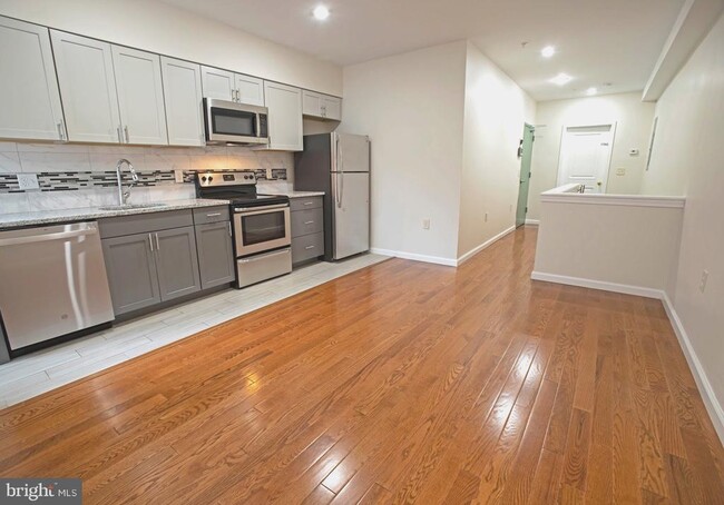 Photo - 1811 N Gratz St Townhome