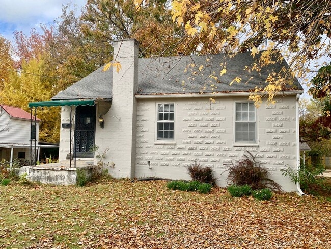 4 Bedroom 2 Bath – FOR RENT! - 4 Bedroom 2 Bath – FOR RENT! House