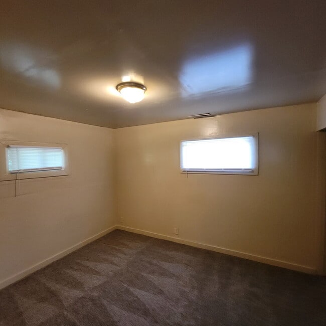 3 Bedroom only a couple of blocks from popular Washington Park