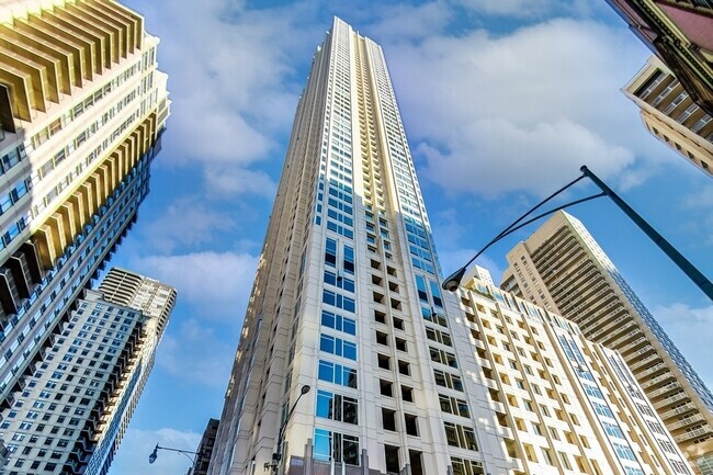 Building Photo - 33 W Ontario St Unit 29H Rental