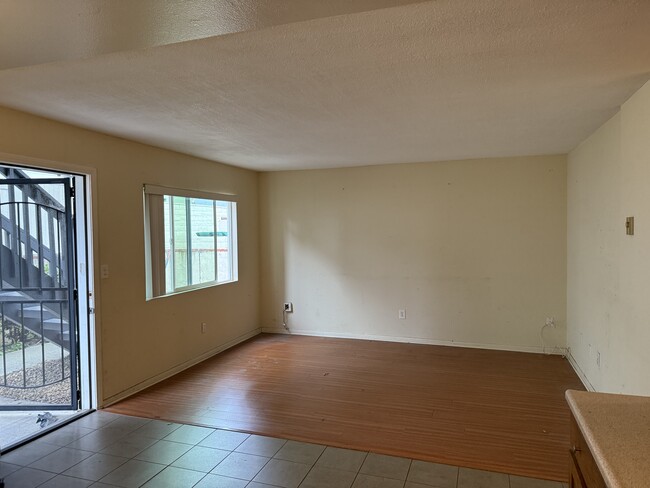 Photo - 5660 Lauretta St Unit 2
