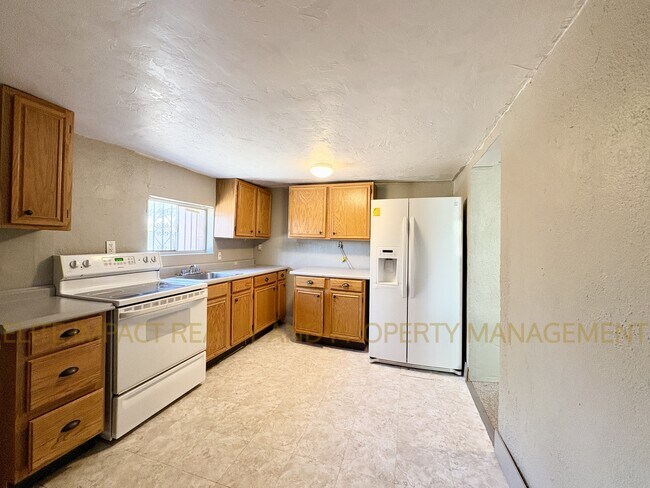 Photo - 425 W Columbia St