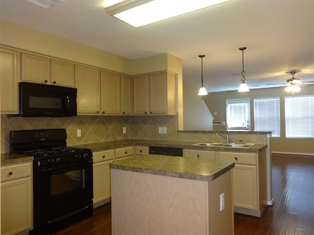 Photo - 16727 Foursquare Dr