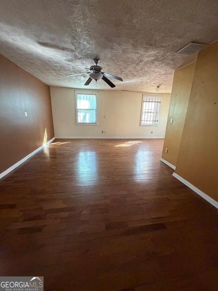 Photo - 2002 Chicago Ave NW