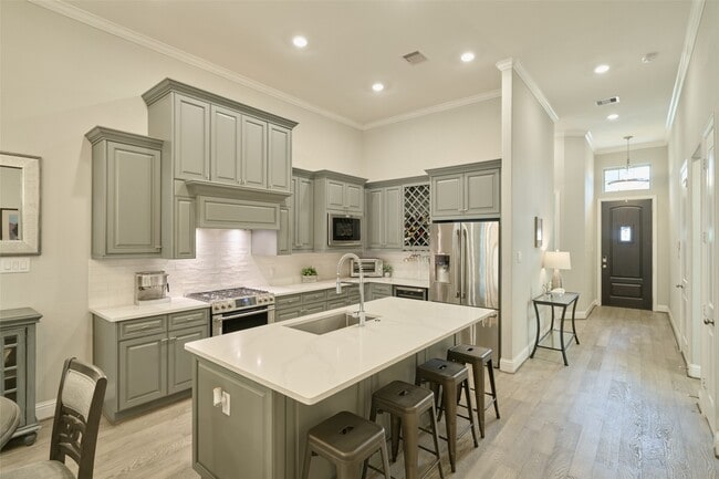 Building Photo - 128 Silver Sky St Rental