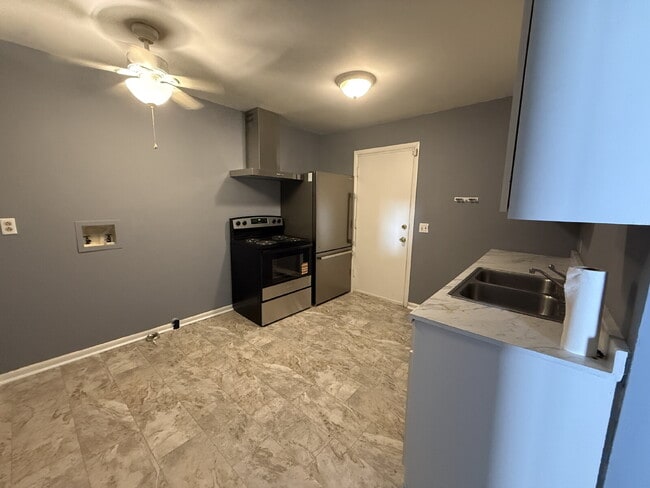 Newly Renovated 2-Bedroom Near Downtown Nashville
