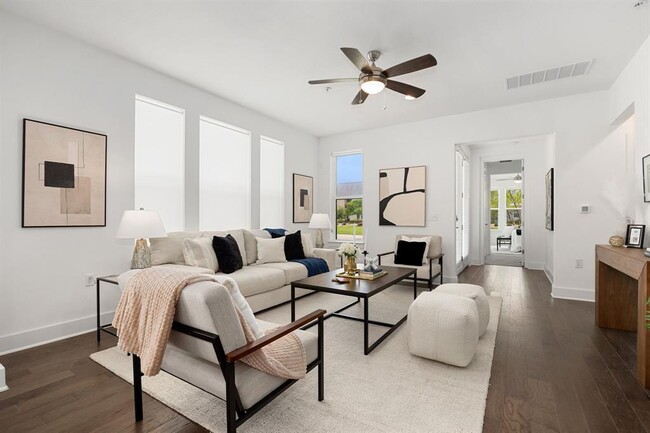 Photo - 2409 Simond Ave