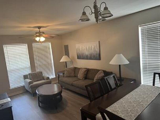 Building Photo - TDY - Fully Furnished - 2/1.5 Rental
