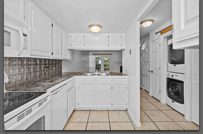 Kitchen looking West - 1519 N Leverett Ave Unit 28
