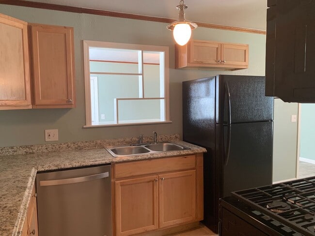 Photo - 1462 N College Ave