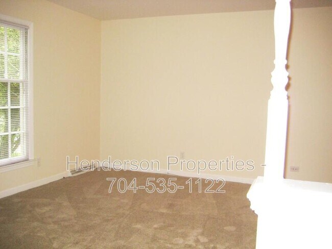 Photo - 5843 Haddington Dr