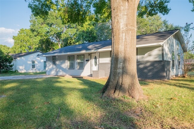 Photo - 1727 Jones St