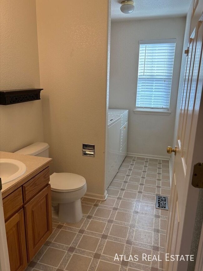 Building Photo - 1071 Thornbury Pl Rental