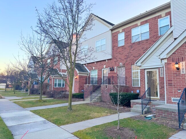 Photo - 1727 Campau Farms Cir