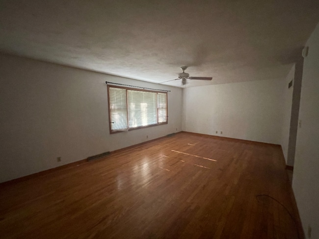 Photo - 1302 E Mumford Dr