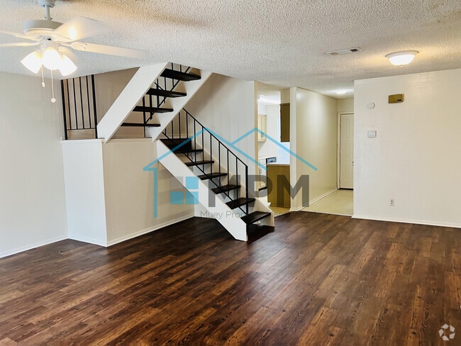 Building Photo - 7 Briarwood Cir Rental