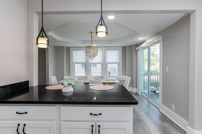 Photo - 1250 Portage Ave