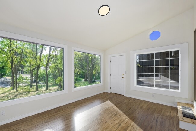 Photo - 5502 NE 10th St
