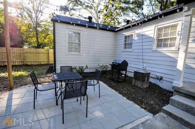 Photo - 94 Cochran Rd SE