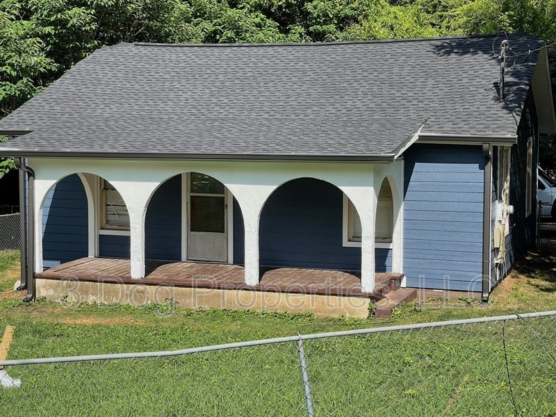 Photo - 4038 Denham Rd