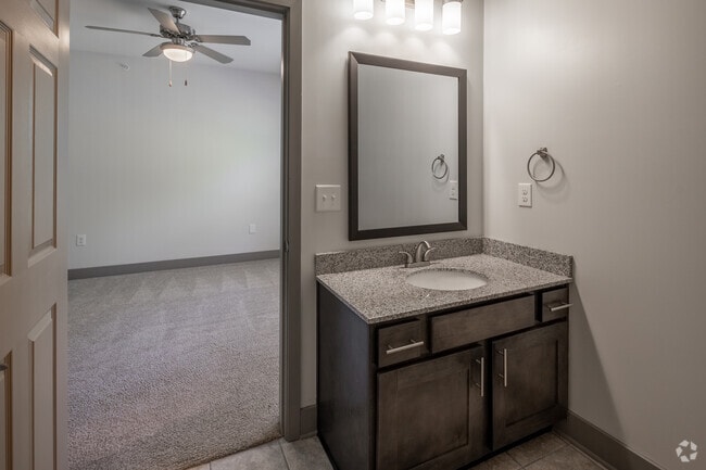 2BR, 2BA - L2 - 1,057SF - Bathroom