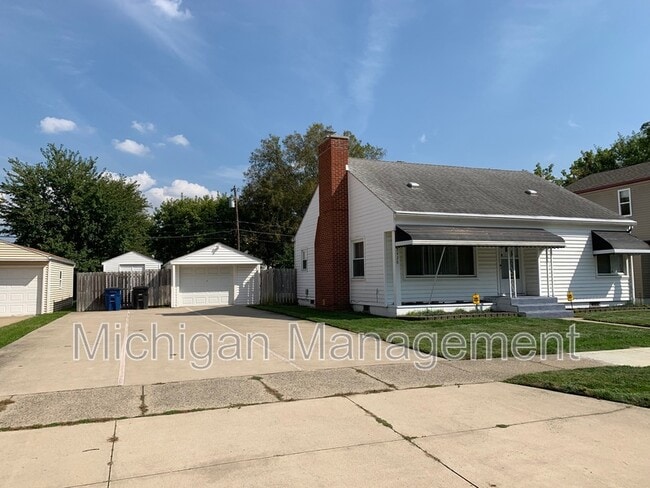 Photo - 7428 Deering St