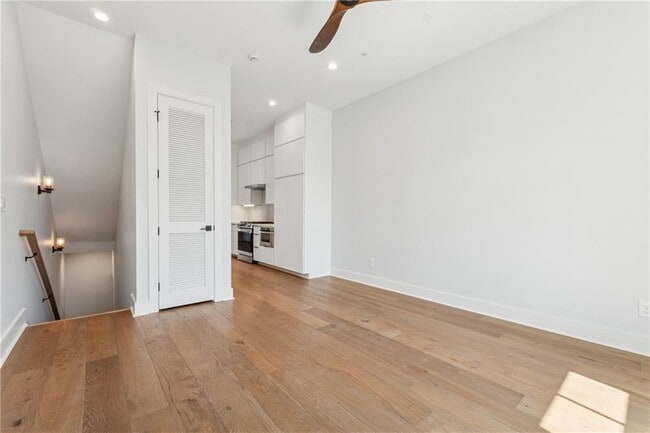 Photo - 75 Boulevard NE