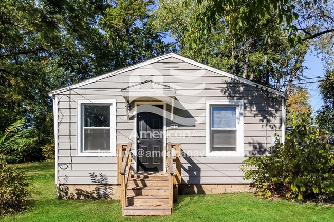 Building Photo - 2115 Tanner Ave SW