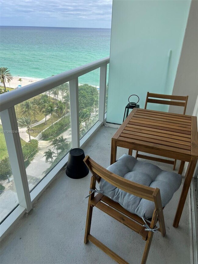 Photo - 19201 Collins Ave Unit 1025