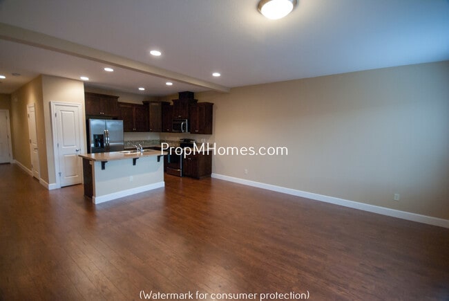 Photo - Beautiful Damascus Three Bedroom Townhouse in Wind Swept Waters!