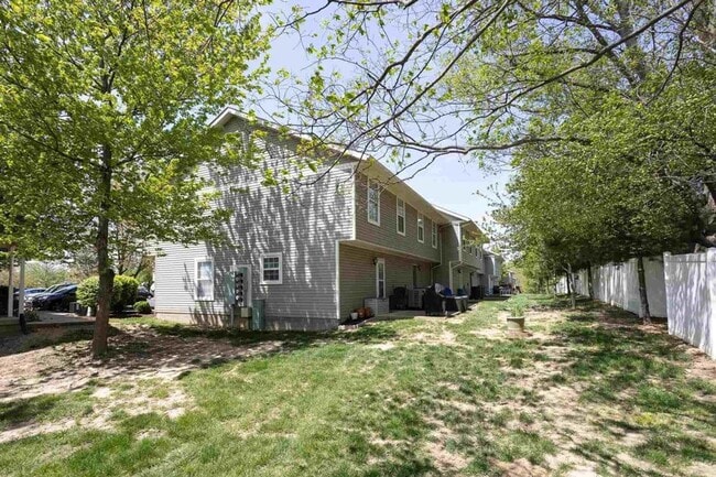 Photo - Gorgeous 2 Story, 3 bd/2.5 ba Townhome With Ample Space