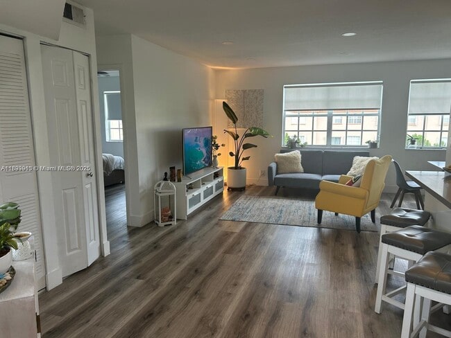 Photo - 365 SW 86th Ave Unit 204