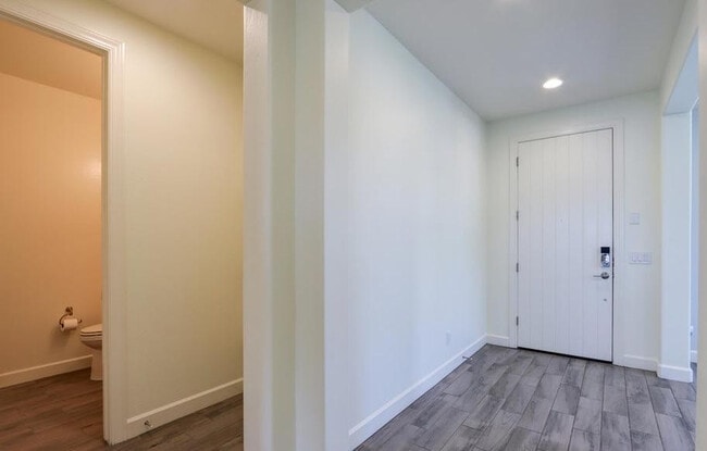 Photo - 948 W Yosemite Dr